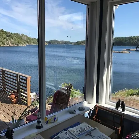Flott Ved Sjoen Farsund